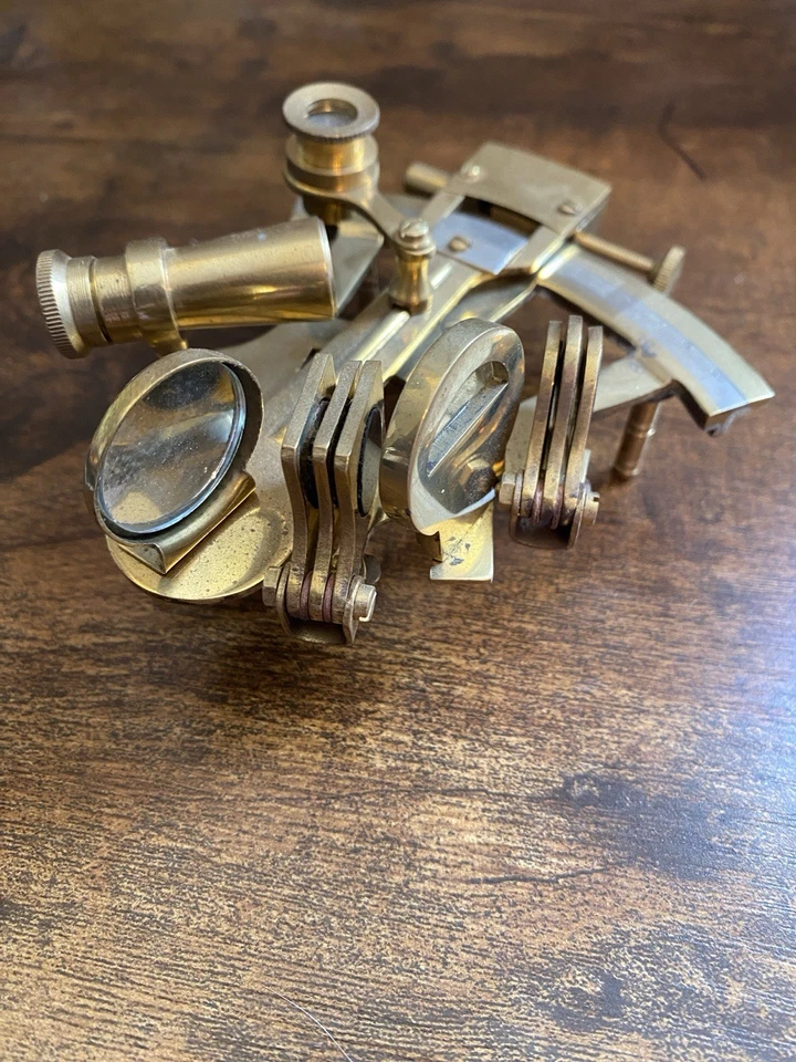 Reproducción sextante de latón en caja de palo de rosa y latón Foto 3 de 4