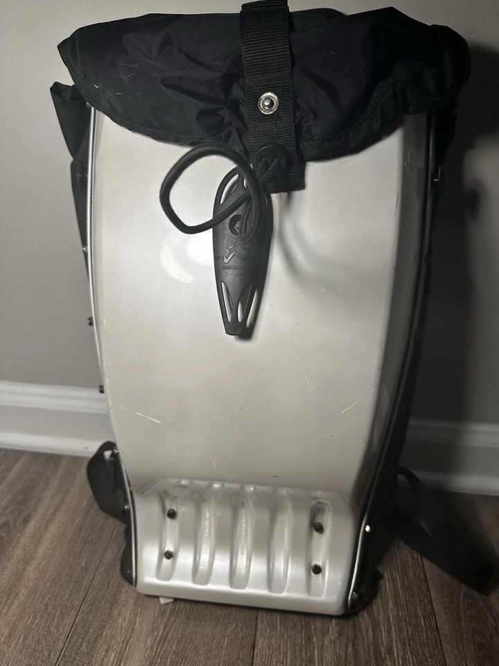 Mochila rígida plateada Boblbee 20L GT Point 65N usada plateada Foto 2 de 4