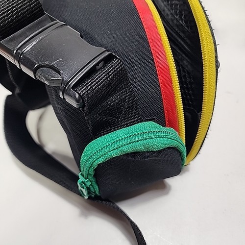 United Colors of Benetton Camera/Fanny Bag Black - Picture 7 of 7