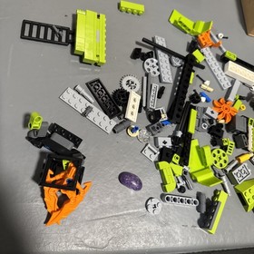 LEGO Power Miners Thunder Driller (8960)  W/ Miniatures 4. Unsure if complete!!