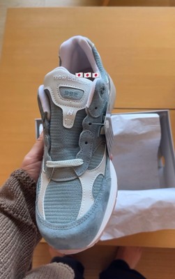 KITH × New Balance Osaka 992 Light Blue Suede U992KT Men's KITH × New Balance Osaka 992 Light Blue Suede U992KT Men's