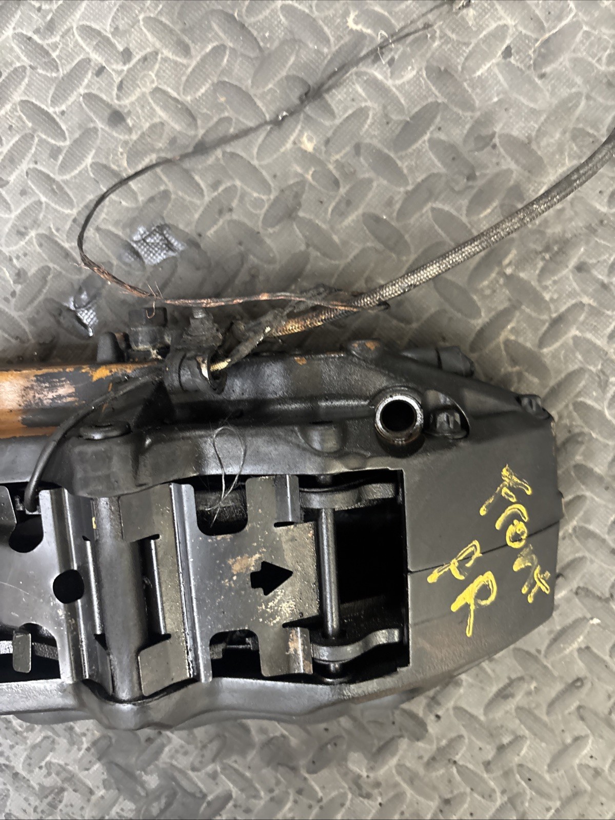 McLaren 570S 2019 Front Right Brake caliper P/N 11C0064CP