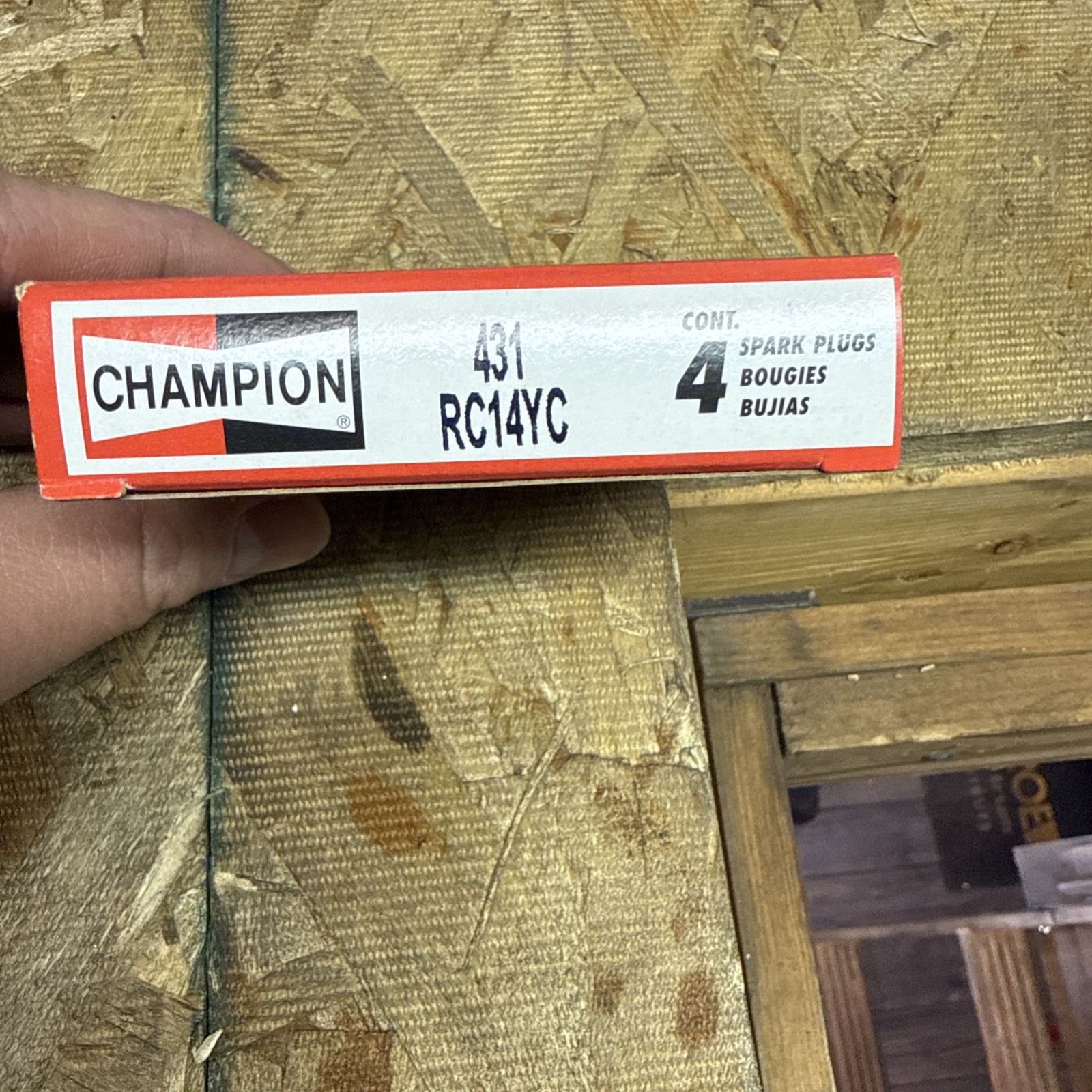 Champion 431 RC14YC Copper Spark Plugs Box Of 4 NEW 