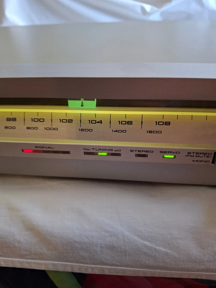 AKAI Stereo Tuner AT-K02. Ausgezeichneter und voll funktionsfähiger Zustand - Bild 2 von 4