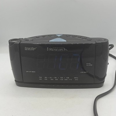 Emerson Research SmartSet CKS3526 Alarm Clock AMFM Radio Time Projector WORKS