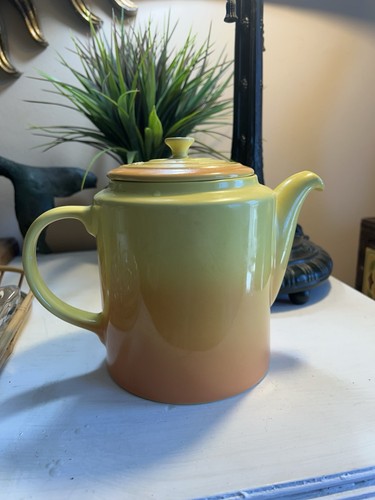 Gelbe LE CREUSET Grand Teekanne 1,3 Liter groß Steinzeug ombre