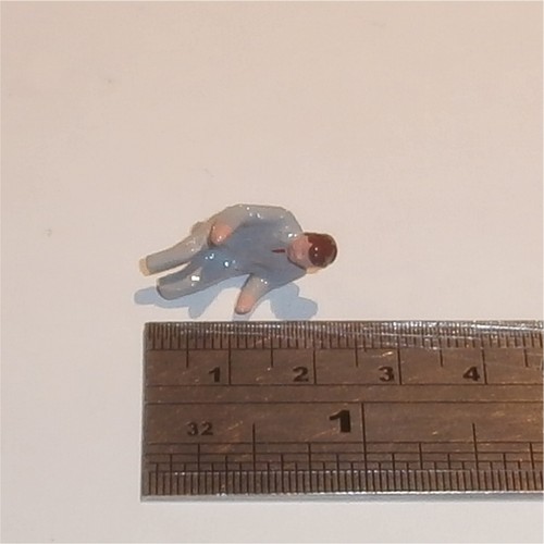 Dinky Toys 113 MGB 125 Fun Ahoy Plastic Driver Figure - Picture 3 of 4