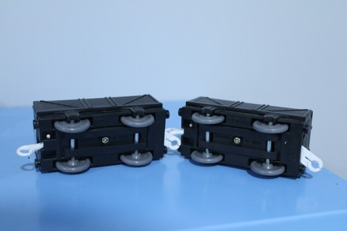 Trackmaster Thomas & seine Freunde Zug Panzer - schwarzer lästiger LKW X2 TOMY EUC! - Bild 13 von 14