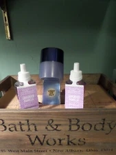 Bath & Body Works BLUE Light-up  Wallflowers Diffuser TWO Lavender Vanilla Bulbs