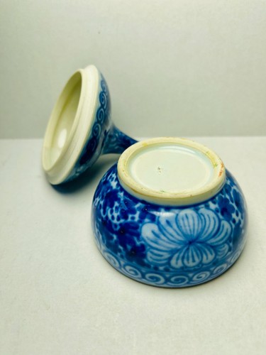 Vintage Blue and White Porcelain Garlic Preserver Trinket Dish - Picture 4 of 4