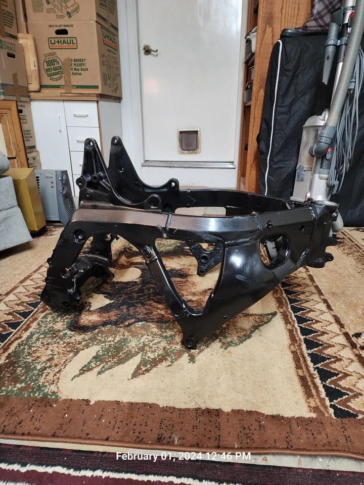 Honda CBR600RR 2005 cuadro chasis recto Foto 2 de 4