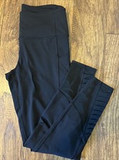 Victoria Secret Sport Size Medium Crop Legging Black Mesh Calves