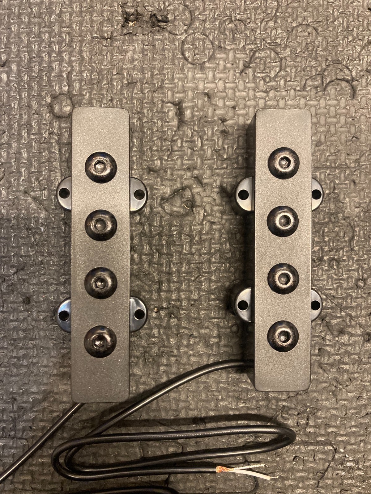 Retrovibe HyGain Jazz Bass pickup set Adjustable pole pieces ceramic