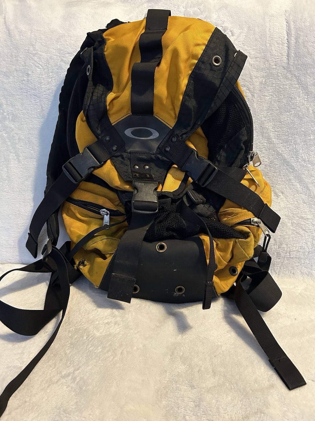 Oakley Icon Tactical Backpack Yellow Black Multiple Pockets