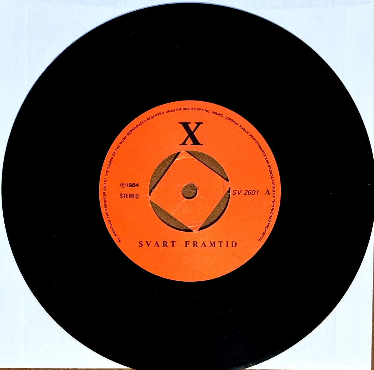 TRIPLE  レコード　Record Svart Framtid ‎– 1984 - HARDCORE PUNK - 7