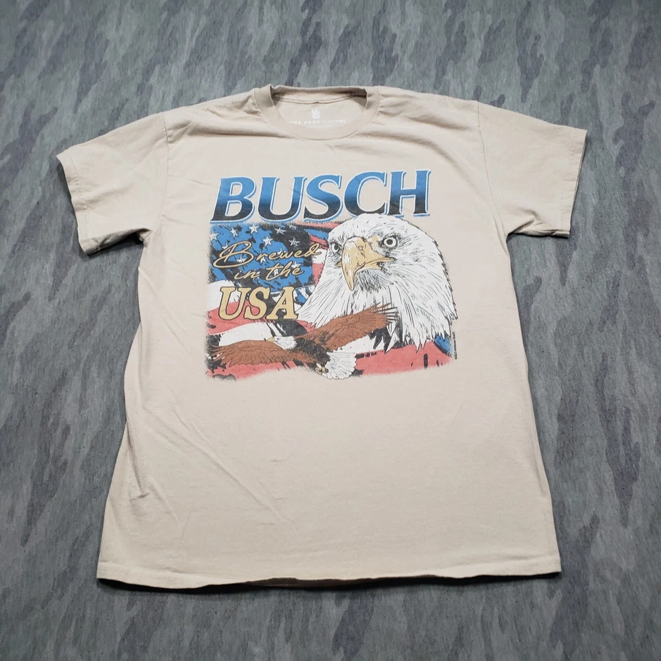 Camisa masculina Junk Food Clothing Bush pequena marrom manga curta cerveja patriótica - Imagem 2 de 4