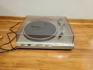 Technics-SL-D3-Turntable-BEAUTIFUL-with-Cover-Audio