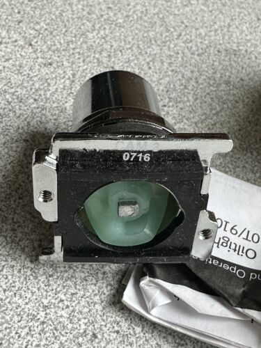NEW EATON 10250T15237 KEY OPERATOR SELECTOR SWITCH 3 POSITION MAINTAINED - Picture 2 of 4
