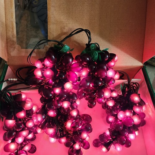 Kurt Adler Grape Cluster Lights 100 Micro Bulbs Purple Holiday Patio Decor Boxed - Picture 3 of 5