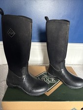 Ladies/Girls Muck boots Size 5