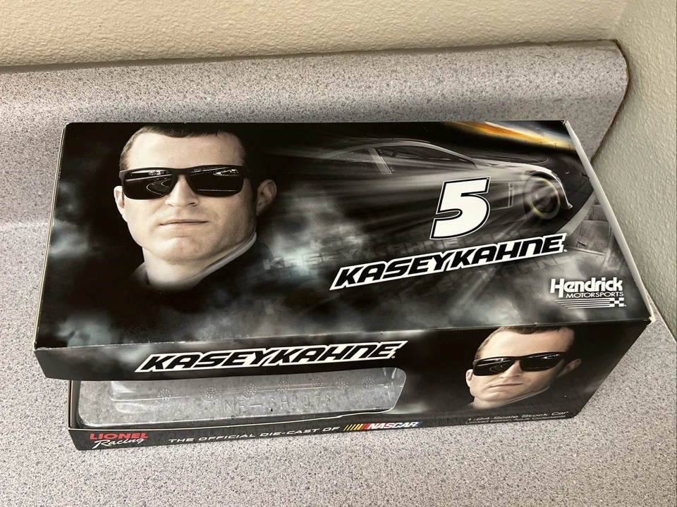 Kasey Kahne # 5 Time Warner Cable 2015 SS 1:24 Scale Stock Car 1 of 637 - Image 3 of 4