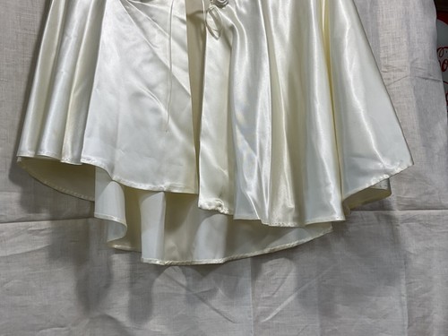 Scialle da sera o giacche da letto vintage raso bianco sporco/crema vendute ciascuna - Foto 9 di 18