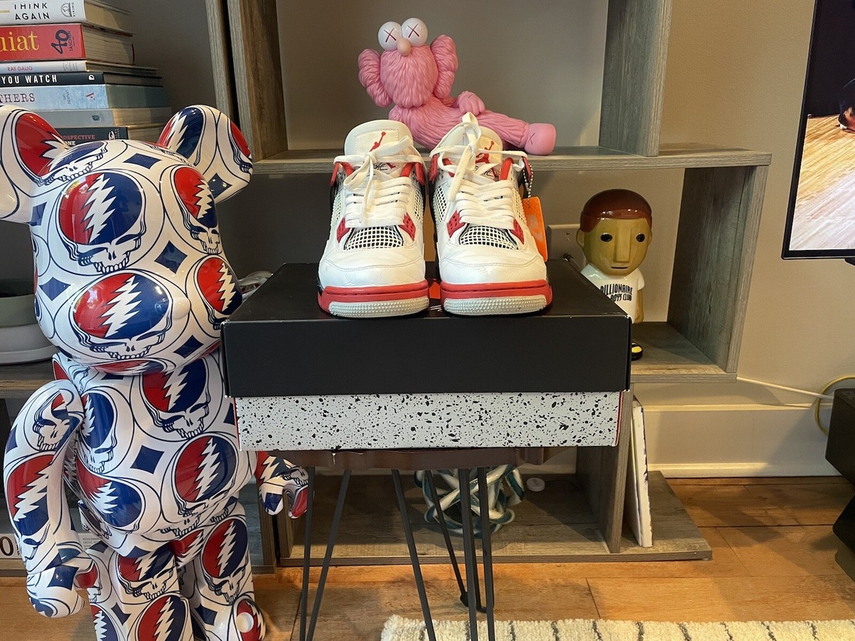 Size 10 - Jordan 4 Retro OG Mid Fire Red. Authentic Jordan 4 Retro OG Mid Fire Red for Sale - Authenticity  main image 2