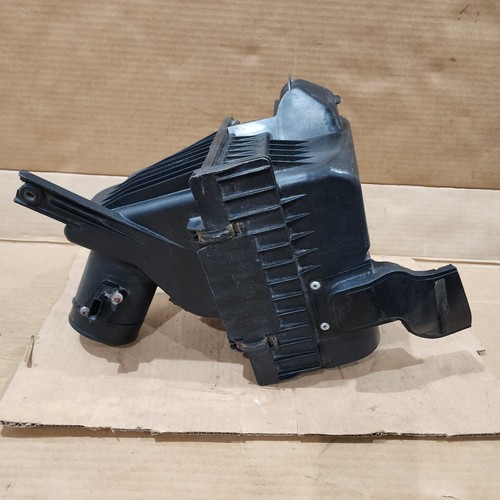2006 - 2009 Infiniti M45 V8 4.5L Air Intake Filter Air Box Assembly 16500-EG000 - Picture 5 of 10