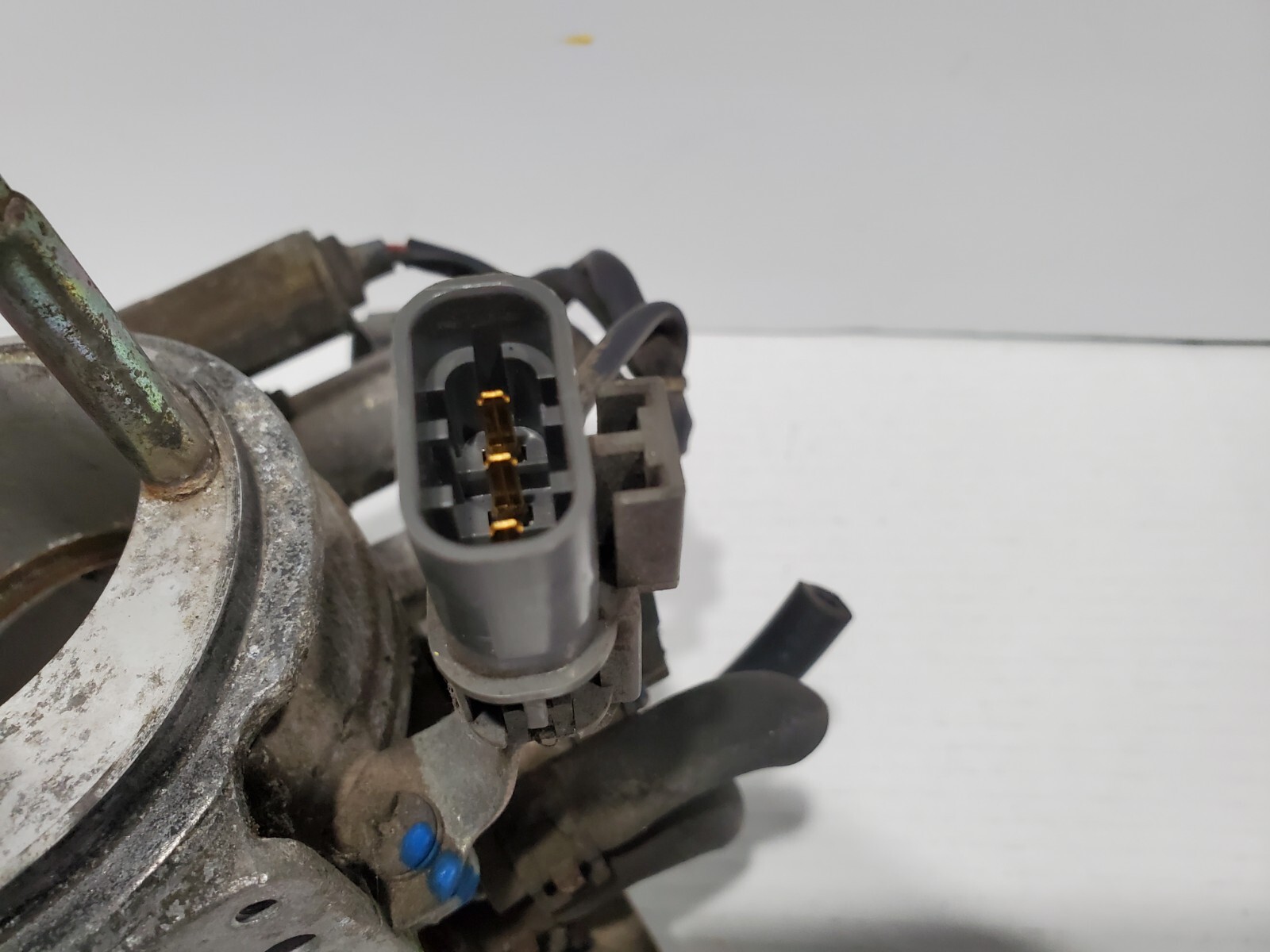 9091 Nissan Pickup D21 4 Cyl AT SERA48424 Throttle Body Intake Valve