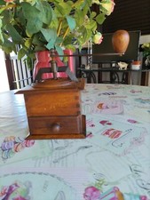 -MOULIN A CAFE BOIS CAISSE FABRICATION ARTISANALE SYSTEME ANCIEN collection  D
