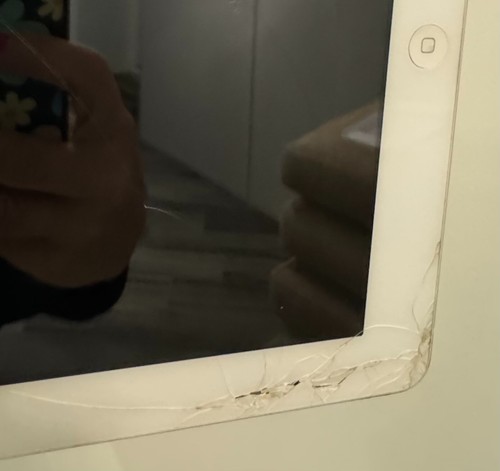 Apple iPad 4th gen 32gbWi-Fi/Cellular,9.7"screen damaged on edge, great for kids - Bild 7 von 11