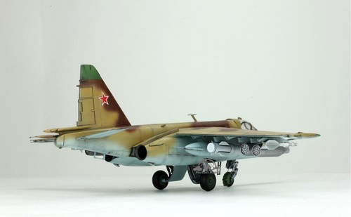 Preventa Modelo ruso SU-25 Frogfoot 1:48 Pro Built - Imagen 7 de 24