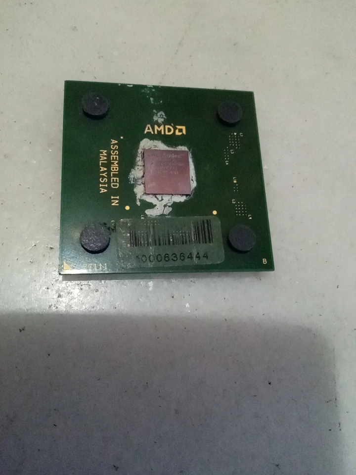 AMD ATHLON XP 1600+ AX1600DMT3C  AGKGA - 1,4GHz - Socket A (Socket 462) - Imagen 3 de 4