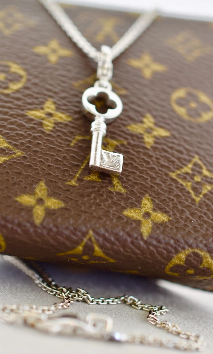 louis vuitton key pendant