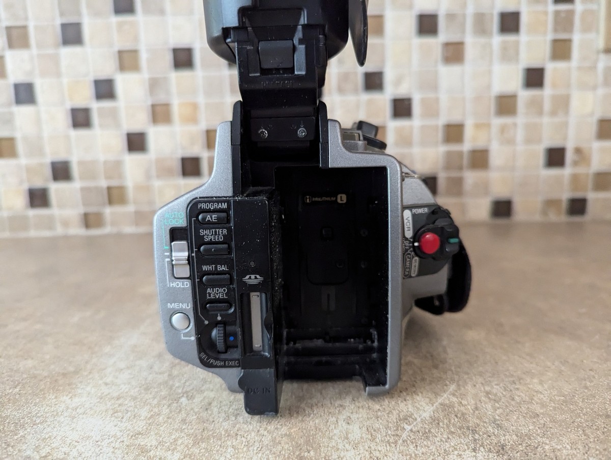 SONY HANDYCAM DCR-VX2100 3CCD DIGITAL CAMCORDER VIDEO | eBay