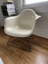 Authentic Herman Miller Eames LAR Fiberglass Armchair  Cats Cradle Base