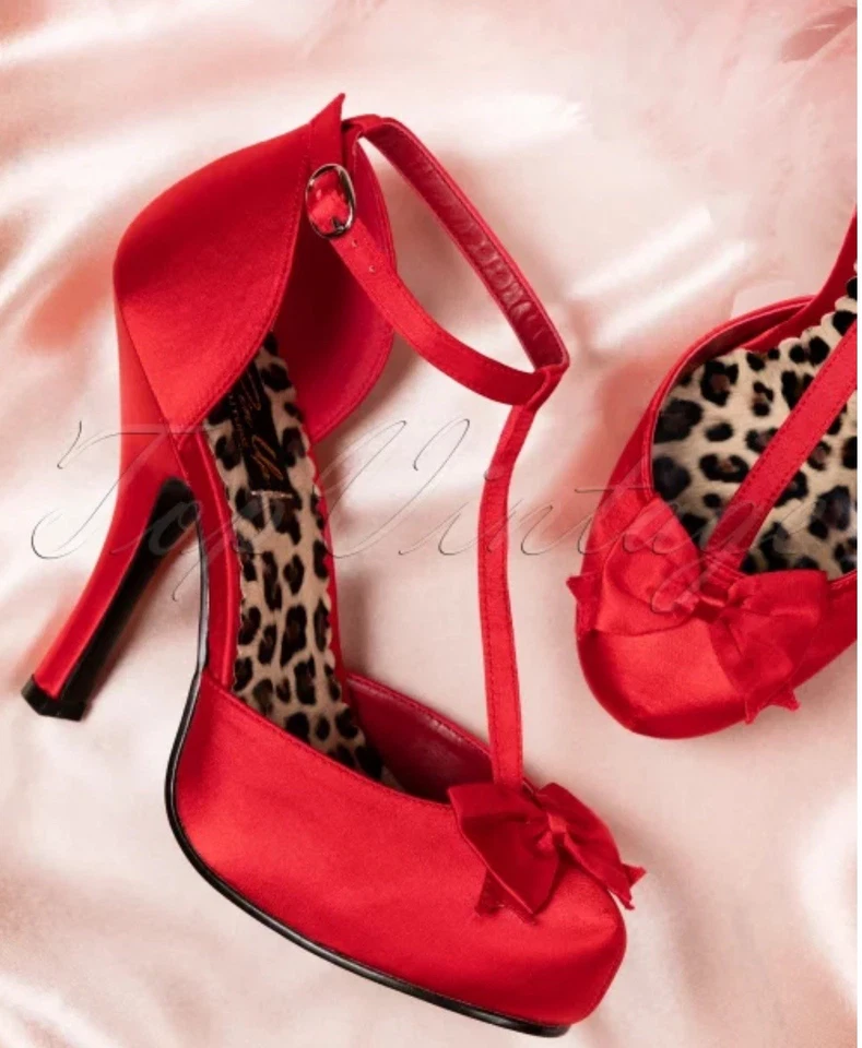 Zapatos de salón Pin Up Couture años 40 Cutiepie correa en T D'Orsay rojo satinado EE. UU. 7 M NUEVOS EN CAJA $175 Foto 2 de 4