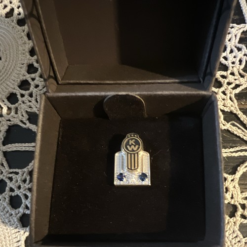 14k gold 15 year  Kenworth Anniversary pin .