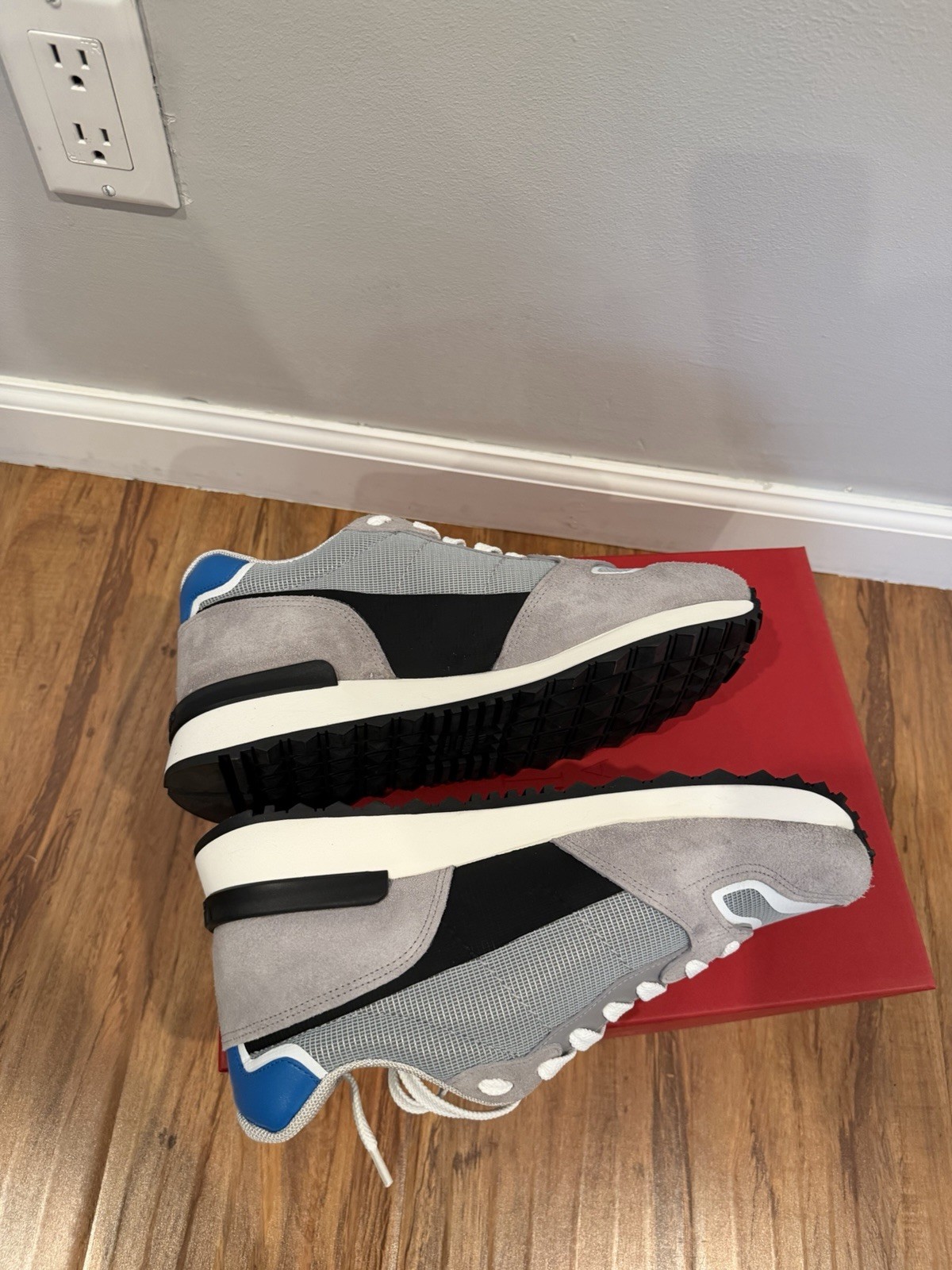 Valentino Garavani Mens Shoes Size 43 thumbnail 4