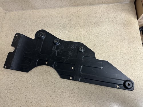 🔥NEW OEM 24-25 CHEVROLET TRAX FRONT UNDERBODY SPLASH SHIELD GUARD OEM 60006316 - Picture 2 of 3