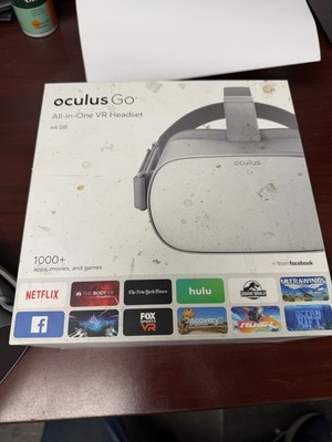 Oculus Go Standalone Virtual Reality Headset, Remote, Case -FOR PARTS - turns on