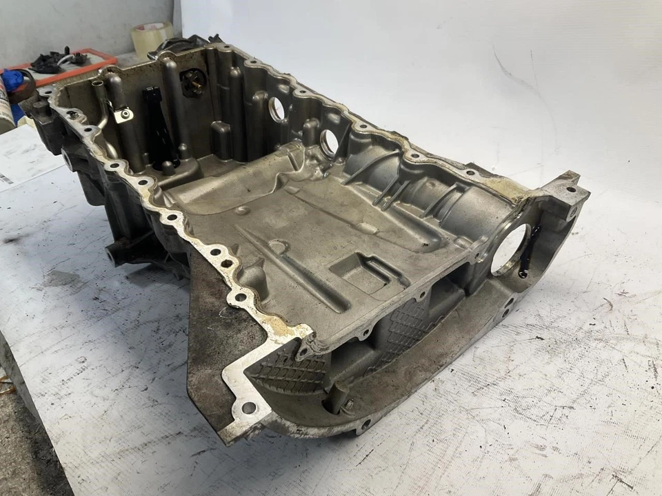 16-21 Land Rover Range Rover Velar S 3.0L Oil Pan T - Image 4 of 4