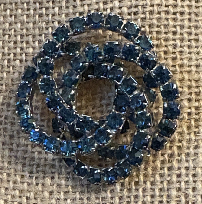 Vintage Blue Rhinestone Interlocking Circles Broo… - image 7
