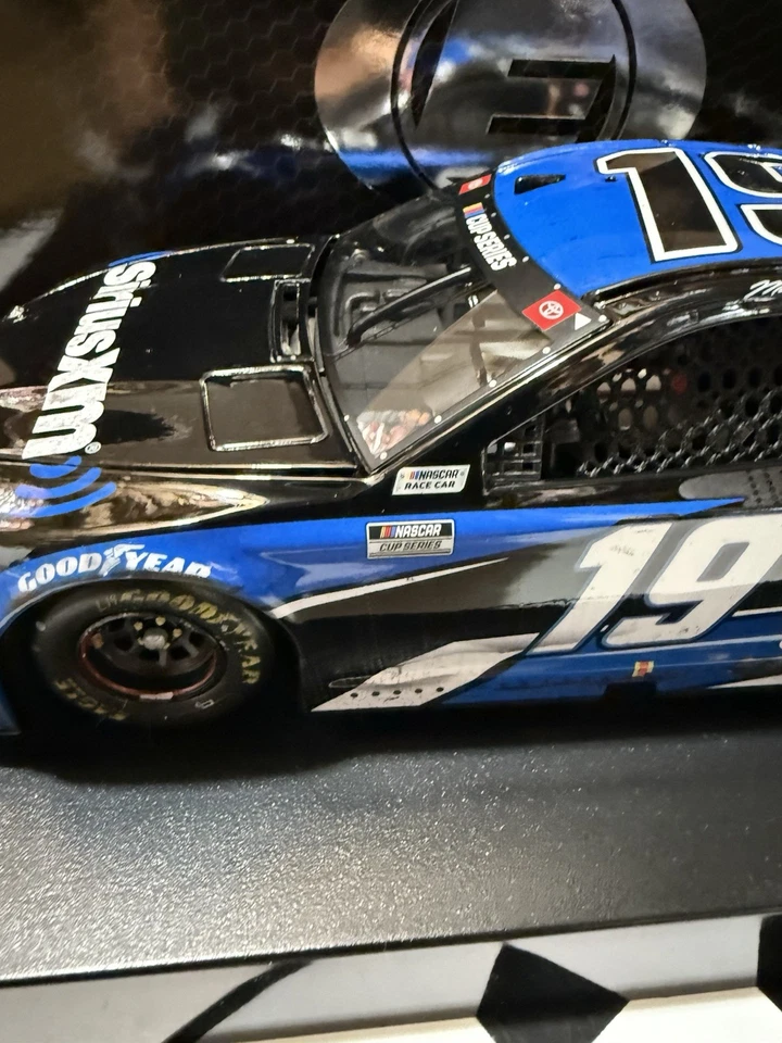 Martin Truex Jr. ELITE #19 SIRIUS XM MARTINSVILLE WIN 2020 1/24 Diecast READ* - Image 4 of 4