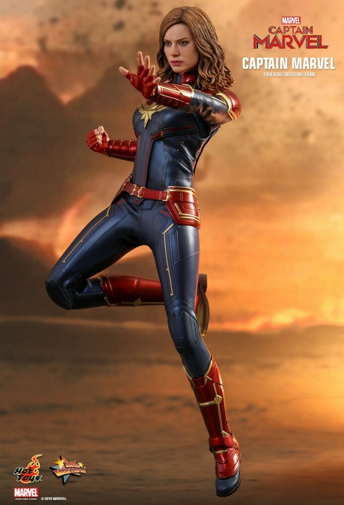 ホットトイズ　キャプテン・マーベル キャロル・ダンバース アベンジャーズ 1/6 Amazon.com: Hot Toys 1:6 Captain Marvel : Toys & Games
