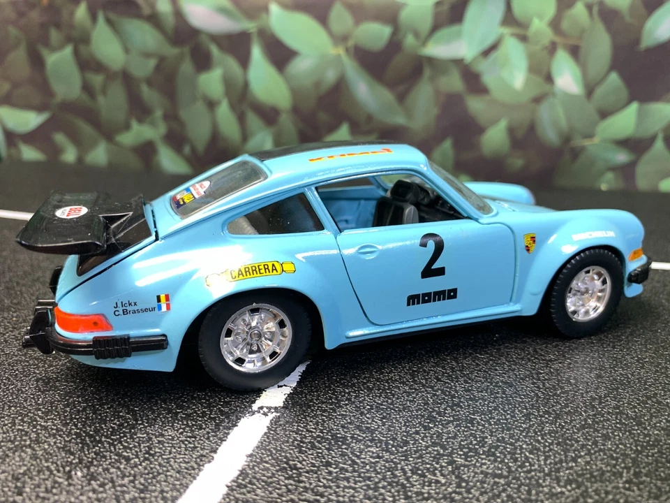 Coche Diecast Imperfecto 1:24 BURAGO PORSCHE 911 RALLY MOMO #2 Sin Caja COMO ESTÁ Foto 3 de 4