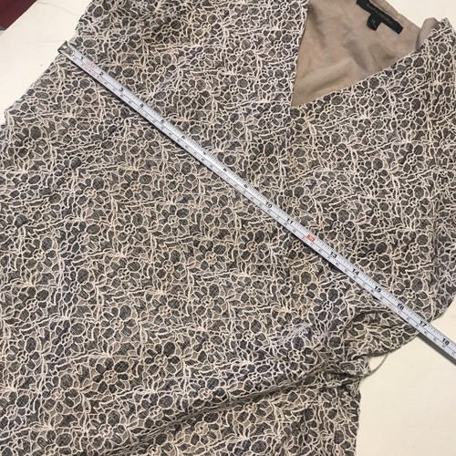 Banana Republic Blouse Size M Grey Brown Wrap Floral Lace Cap Sleeve 4159 - Picture 8 of 9