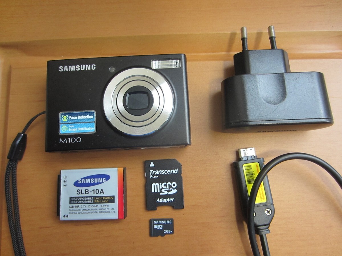 まとめ購入状態確認用2600■GALAXY OF 2PM repackage』 Samsung M100 Digital Camera 8.2MP Black Charger Memory card Works