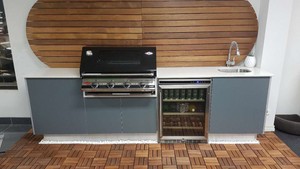 Outdoor-Kitchen-2850x600x890mm-Engineered-Stone-Composite-Aluminium-Doors