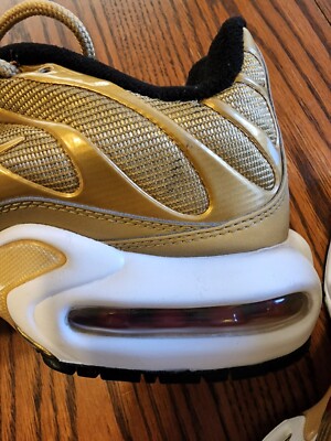 Nike Air Max Plus Metallic Gold Men Size 10903827-700 | eBay Nike Air Max Plus Metallic Gold Men Size 10903827-700 | eBay